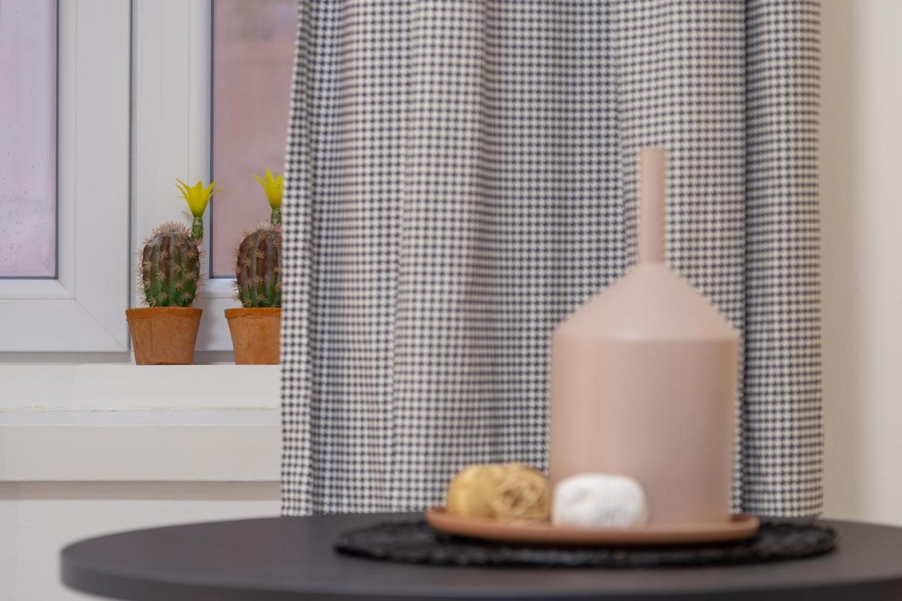Tiny Cozy Studio In The City Center Trieste Exterior foto