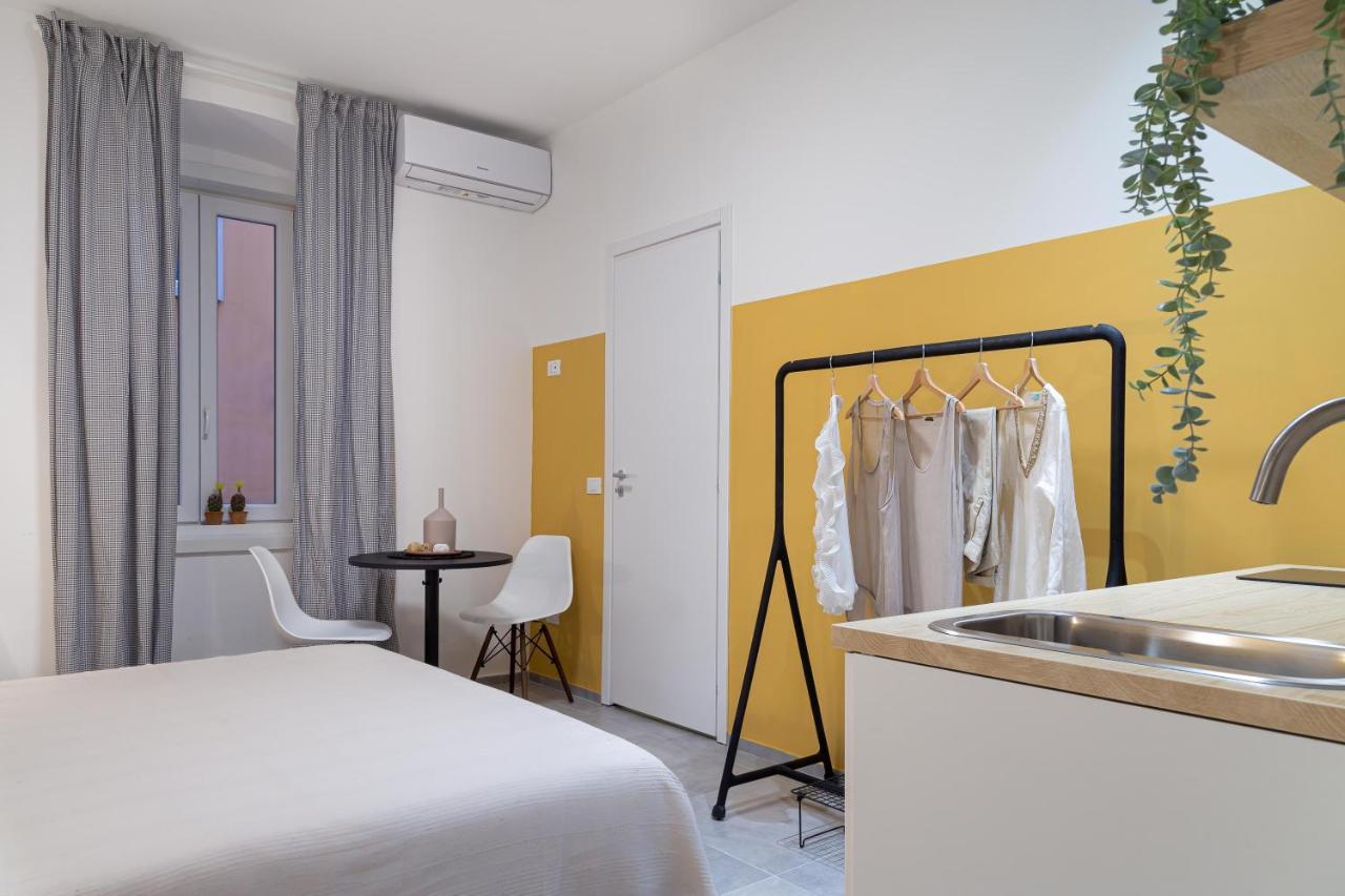 Tiny Cozy Studio In The City Center Trieste Exterior foto